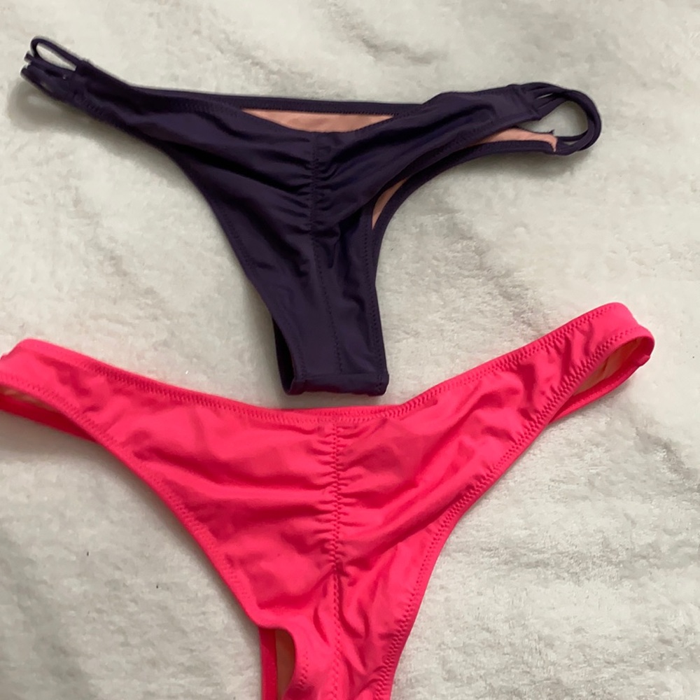2 bikini bottoms